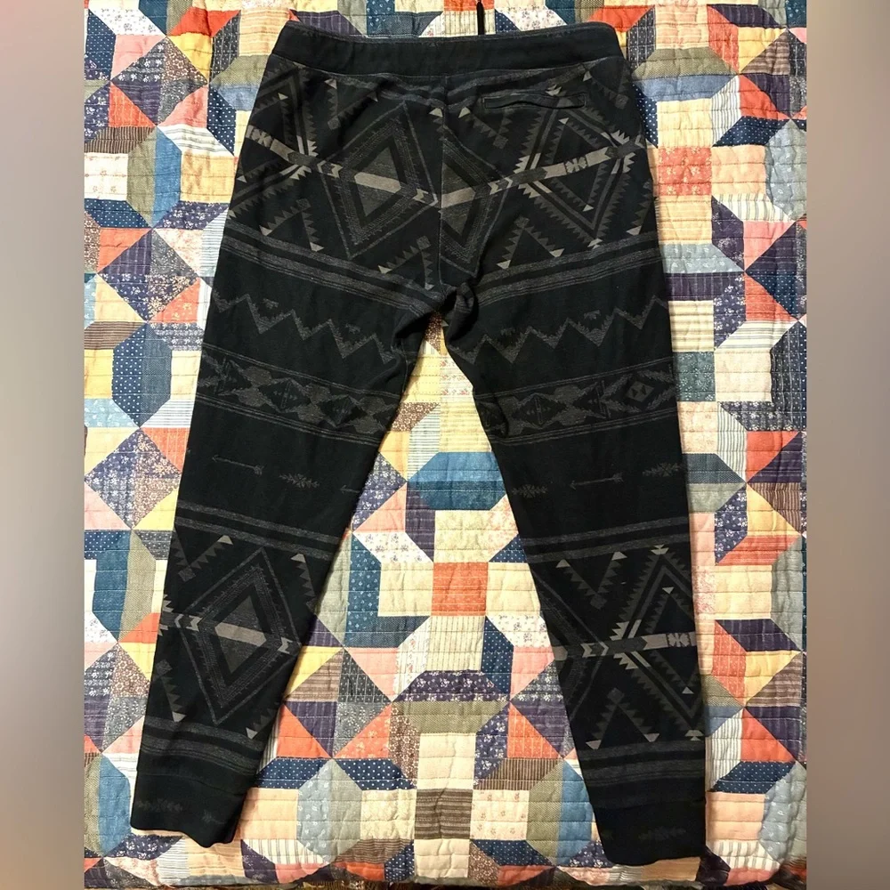 POLO RALPH LAUREN SOUTHWESTERN PATTERNED SWEATPANTS- SIZE LARGE
